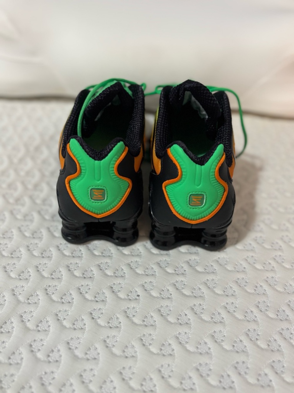 Nike Shox - Picture 3 of 5